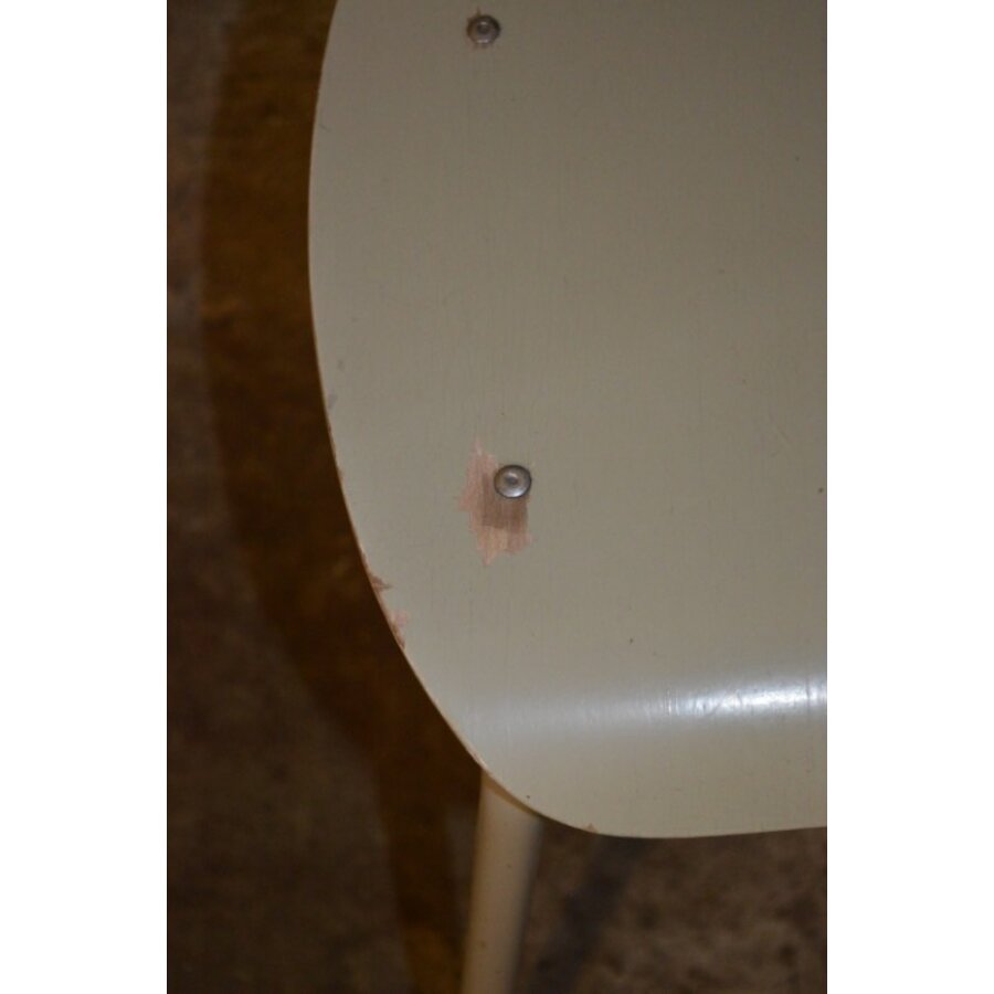 Retro stoeltje met metalen frame en multiplex zitting-3