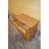thumb-Kleine houten commode met lades en afsluitbare deurtjes-5