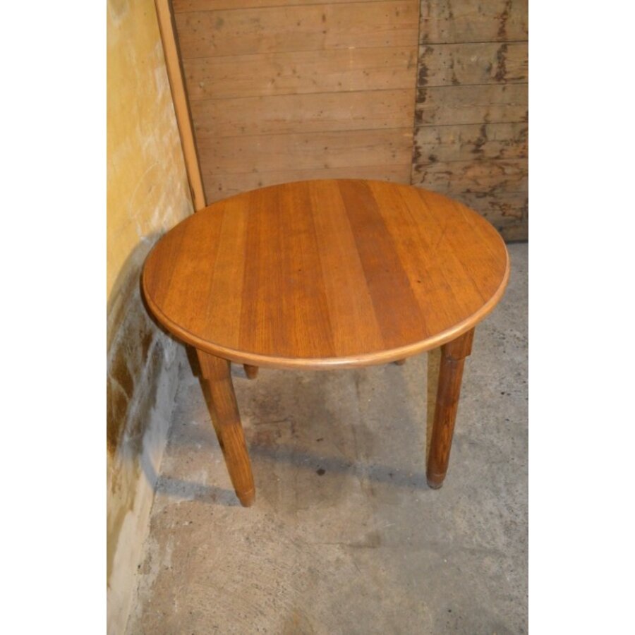 Stoere ronde vintage eettafel van blank eikenhout met vier poten-2
