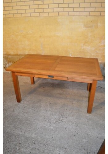 Grote blank eiken eettafel 