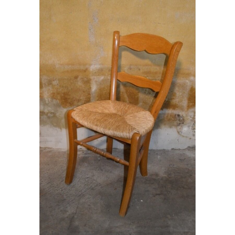 Hollands eikenhouten stoeltje met biezen zitting jaren 60-1