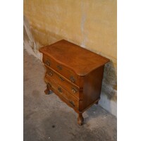 thumb-Licht houten buikkastje met drie laden en messing beslag-2