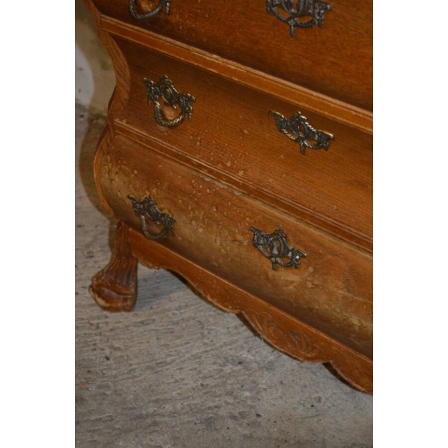 Licht houten buikkastje met drie laden en messing beslag-3