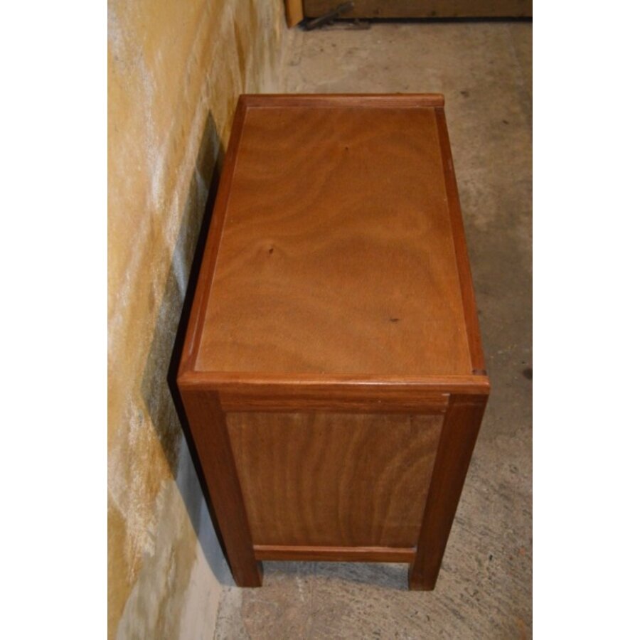 Vintage open bijzetkastje van mahoniehout uit de jaren 60-4