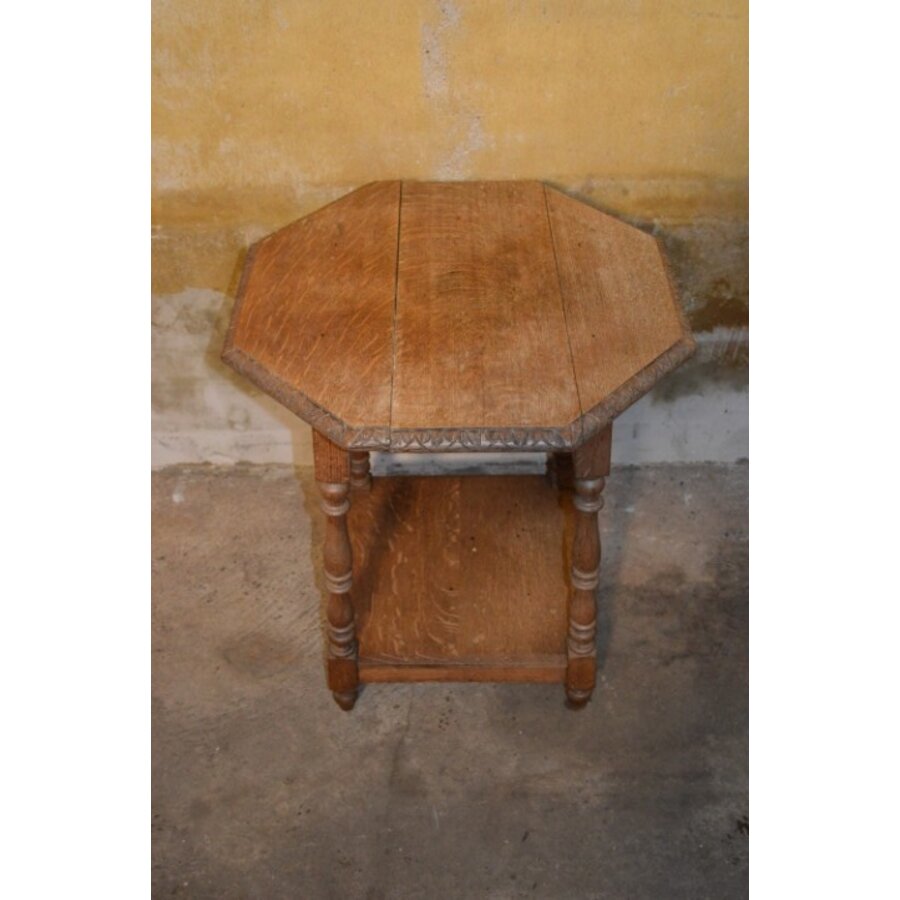 Achthoekig antiek bijzettafeltje van oud eikenhout met patina-2