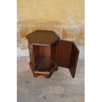 thumb-Zeskantig houten kastje met paneeldetails zoals uit begin 20e eeuw-5