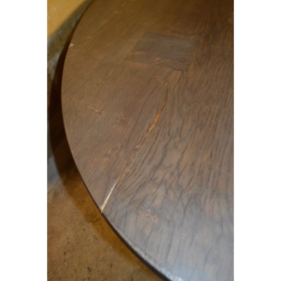 Grote ovale eiken eettafel met blokpoten en royaal tafelblad-3