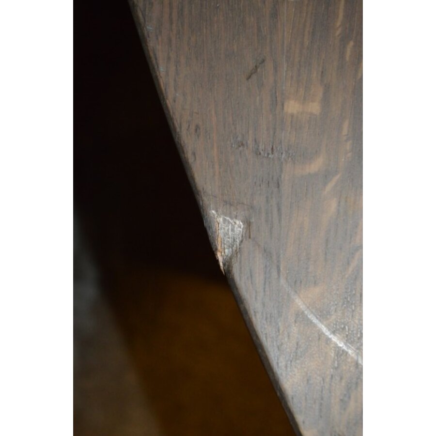 Grote ovale eiken eettafel met blokpoten en royaal tafelblad-10