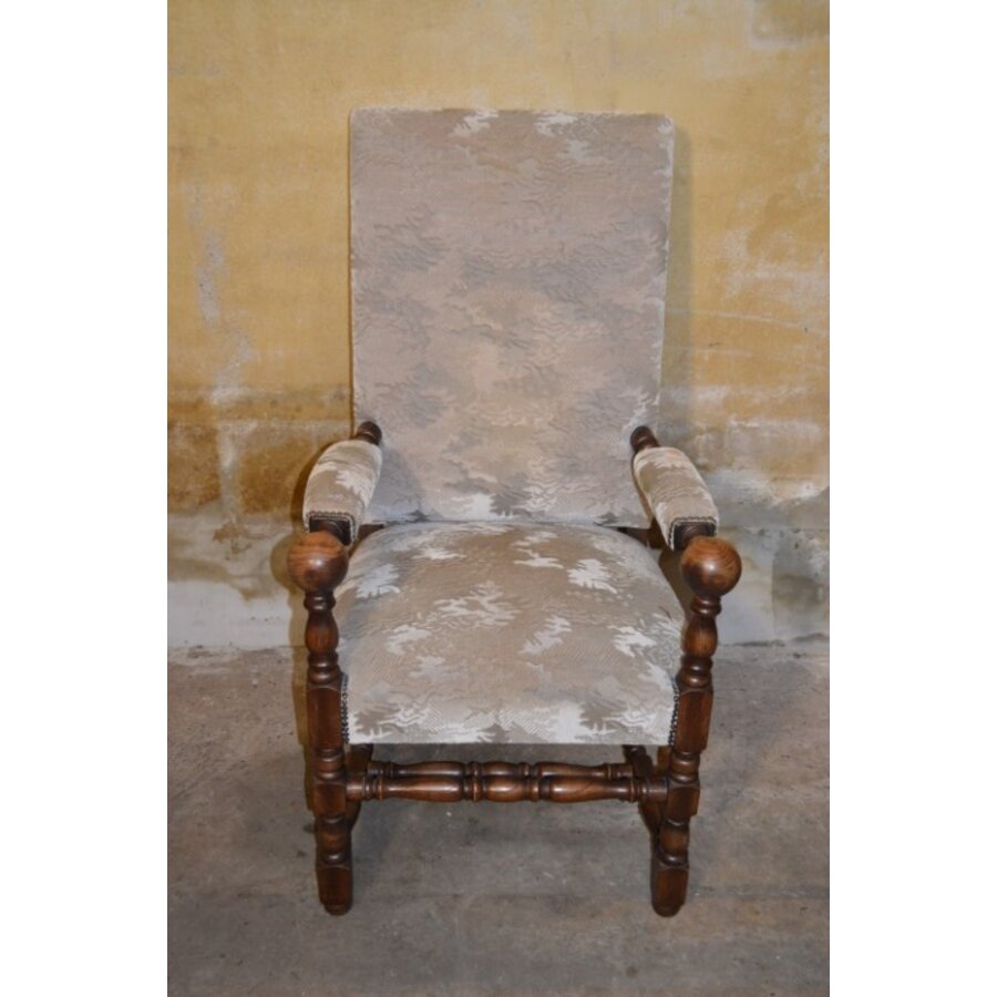 Antieke eiken kasteelstoel met hoge rug en velours bekleding-1