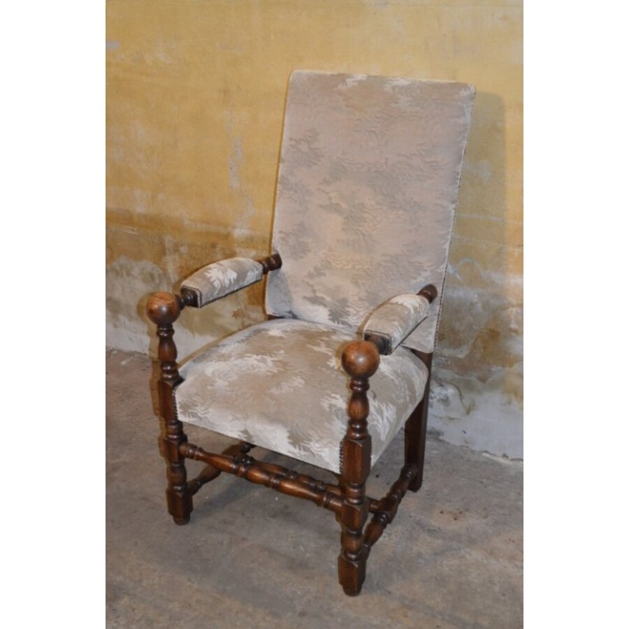 Antieke eiken kasteelstoel met hoge rug en velours bekleding-2