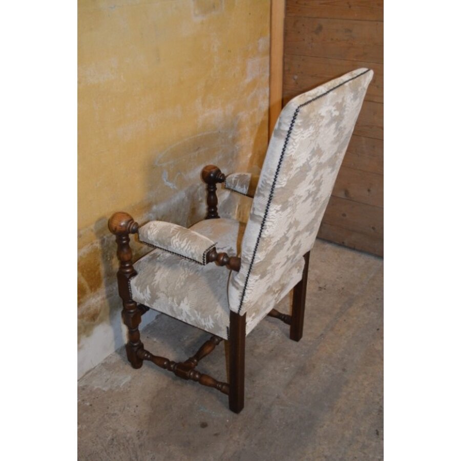Antieke eiken kasteelstoel met hoge rug en velours bekleding-7