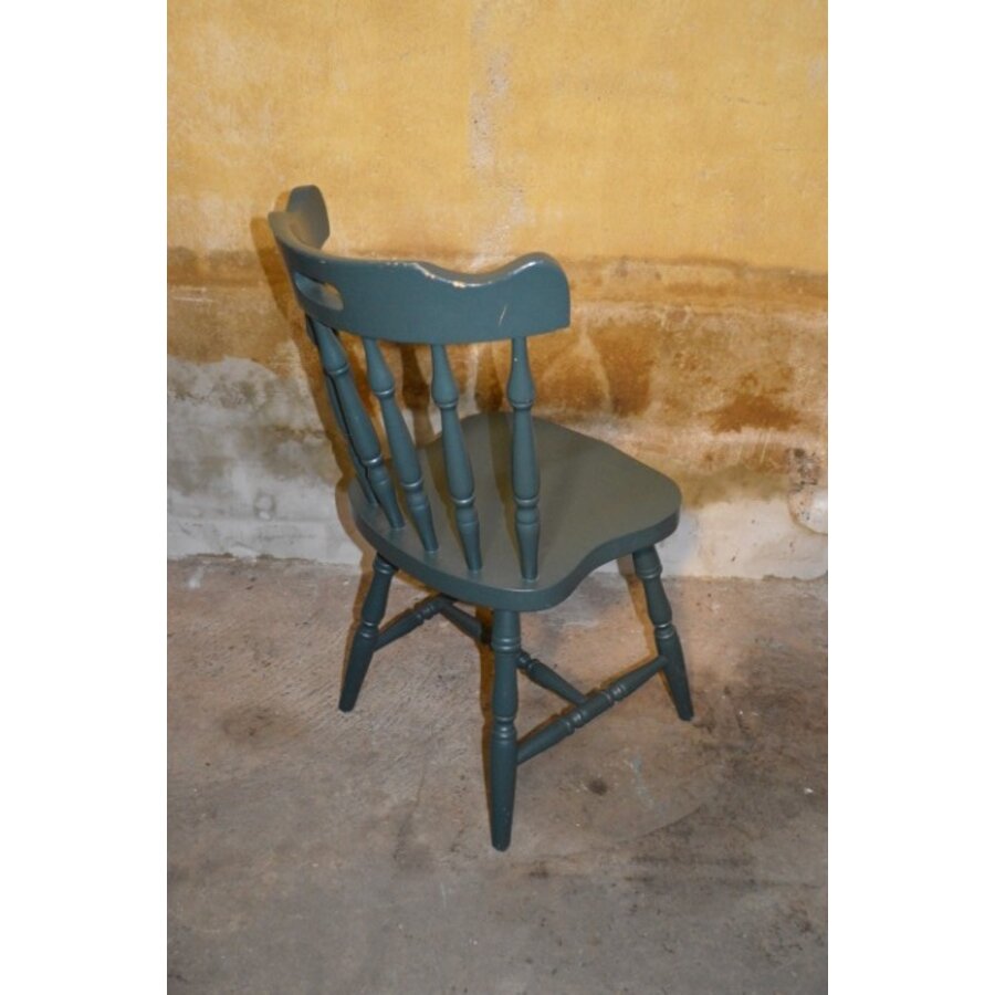 Ouderwetse houten keukenstoel in donkergrijze kleur-3