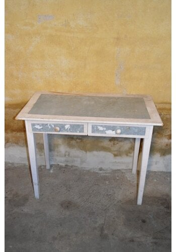 Brocante sidetable met lades 