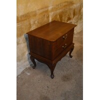 thumb-Elegant vintage mahonie Queen Anne nachtkastje met twee laden-1