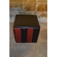 thumb-Vintage leren hocker / poef van rood en zwart leer met opbergruimte ca. 1960-1