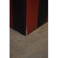 thumb-Vintage leren hocker / poef van rood en zwart leer met opbergruimte ca. 1960-3