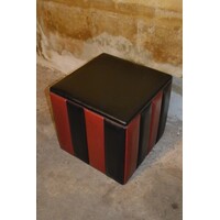thumb-Vintage leren hocker / poef van rood en zwart leer met opbergruimte ca. 1960-5