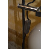 thumb-Retro vloerlamp met bruine mushroom acryl kap en verchroomde stang-4