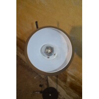 thumb-Retro vloerlamp met bruine mushroom acryl kap en verchroomde stang-6
