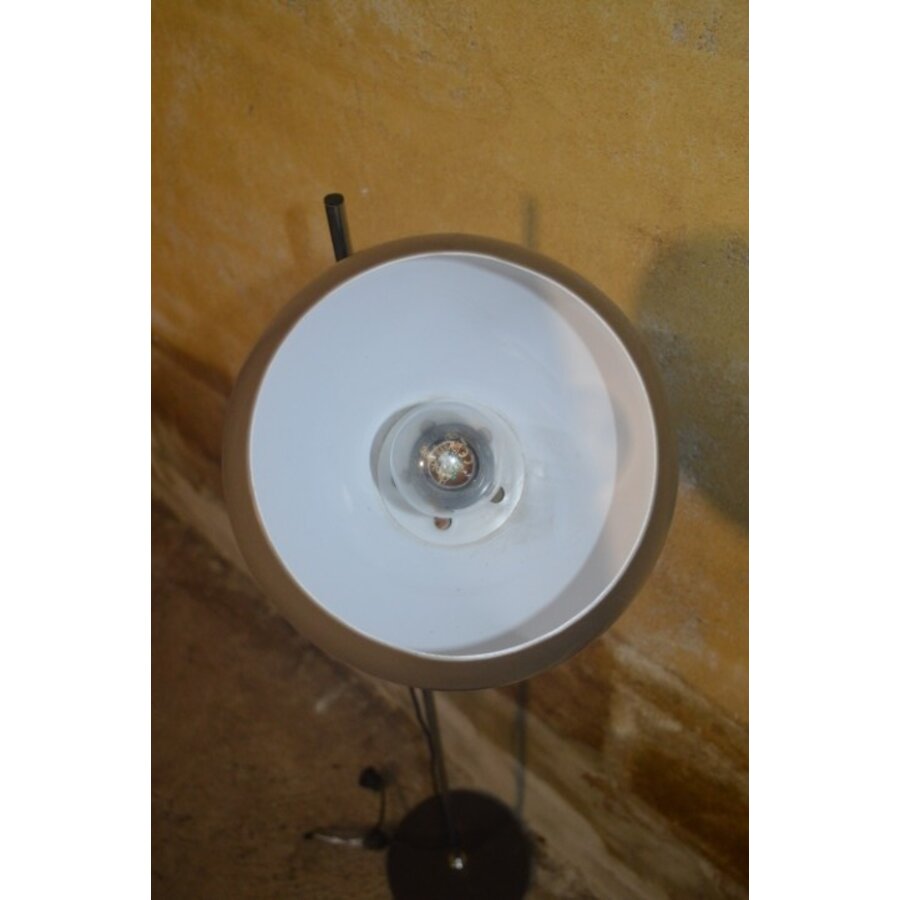Retro vloerlamp met bruine mushroom acryl kap en verchroomde stang-6