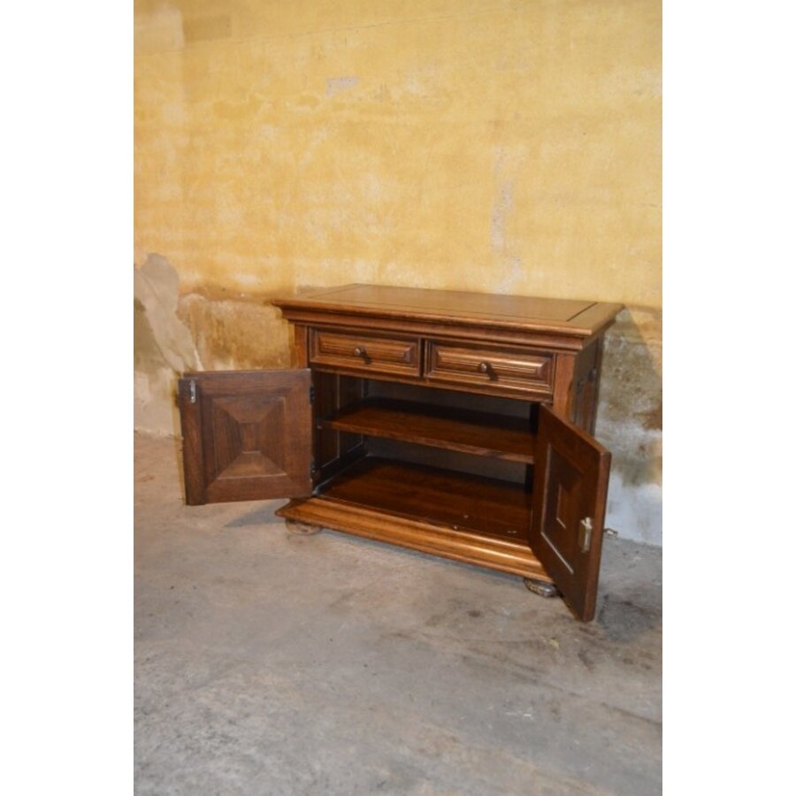 Klein donker eiken tv-kastje in mid-century stijl met lades-6