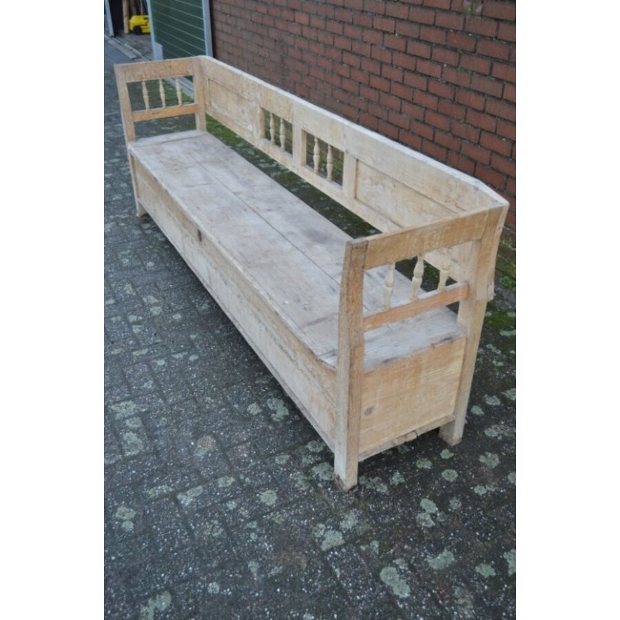 Lange antieke klepbank met arm- en rugleuningen-5