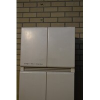 thumb-Industriële metalen kast uit oud ziekenhuis met luchtrooster-2