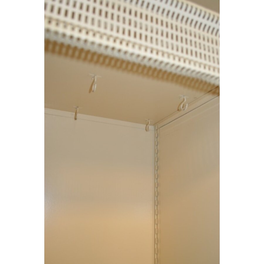 Industriële metalen kast uit oud ziekenhuis met luchtrooster-6