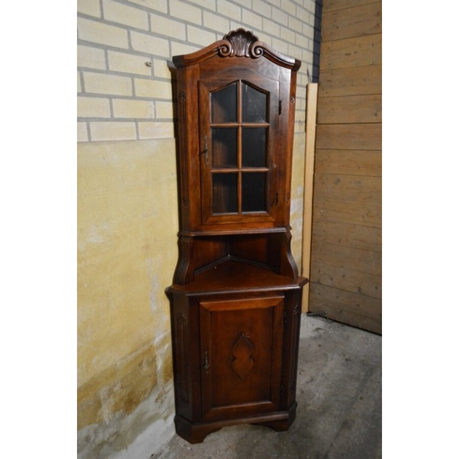 Klassieke houten vitrine hoekkast in Engelse stijl-1
