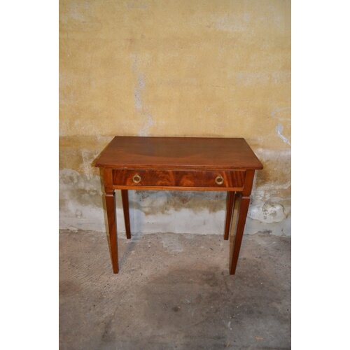 Klassiek mahonie bijzetafeltje 