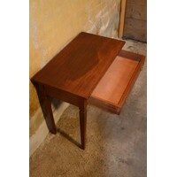 thumb-Mahonie Louis XVI bijzetafeltje met lade en taps toelopende poten-7