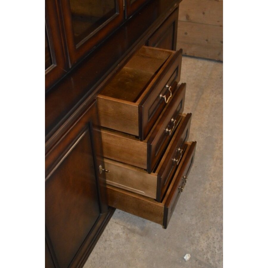 Noten vitrine wandkast van 3B Meubelen met glasdeuren en laden-3