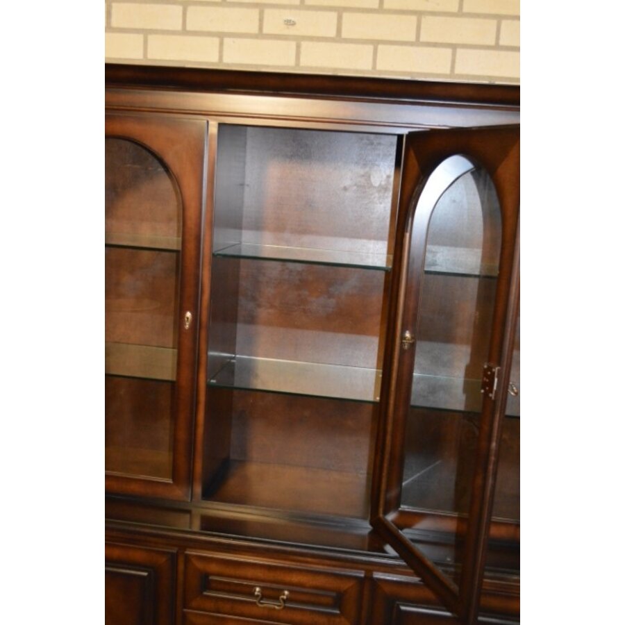 Noten vitrine wandkast van 3B Meubelen met glasdeuren en laden-7