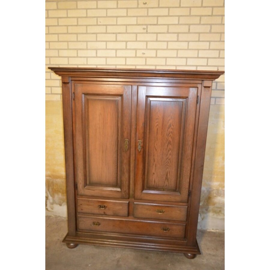 Brocante eiken kast met openslaande deuren en drie laden-2