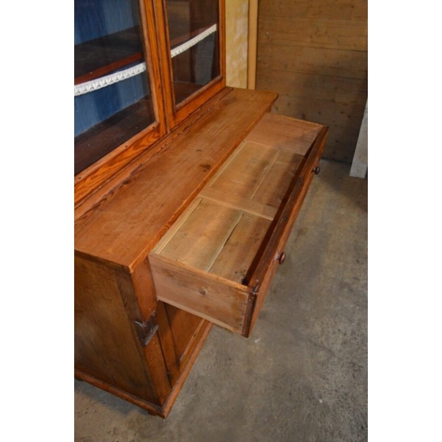 Massief grenen buffetkast rond 1920 – Tweedelig met glas-5