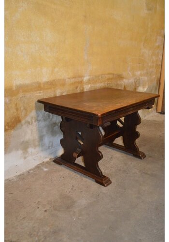 Antiek eiken salontafeltje 