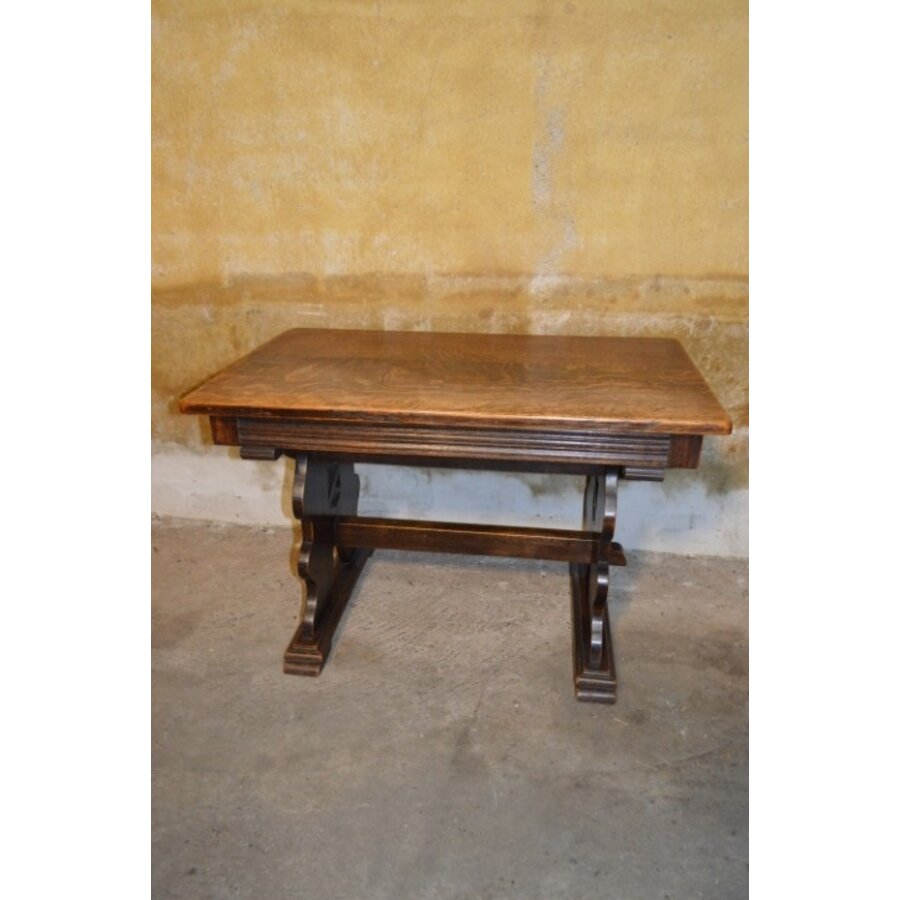 Antiek eiken salontafeltje met sledepoten en patina-2