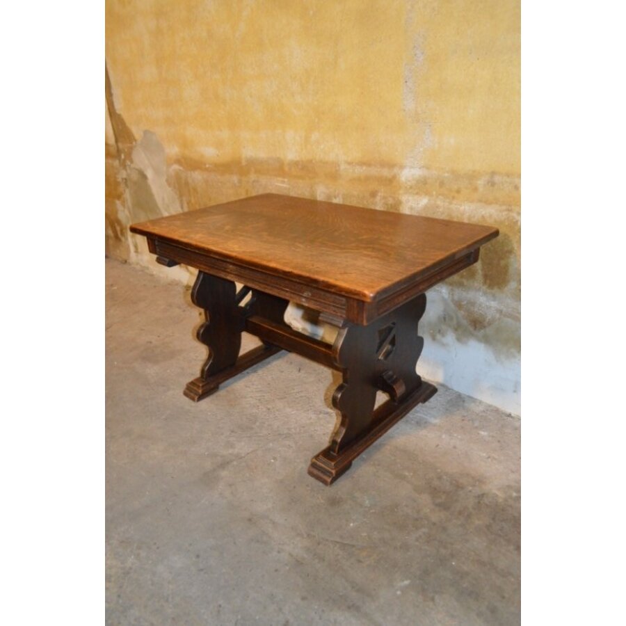 Antiek eiken salontafeltje met sledepoten en patina-3