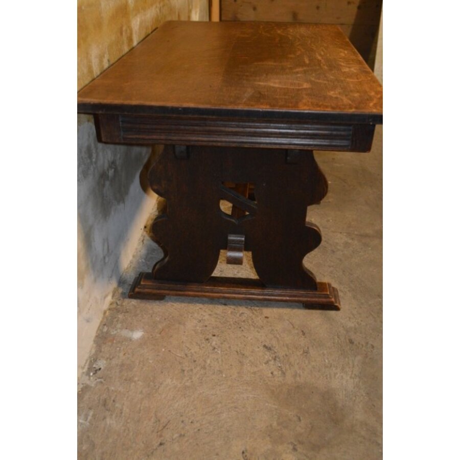 Antiek eiken salontafeltje met sledepoten en patina-5