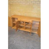 thumb-Tweedehands blank eiken dressoir met paneeldeurtjes en lade-4