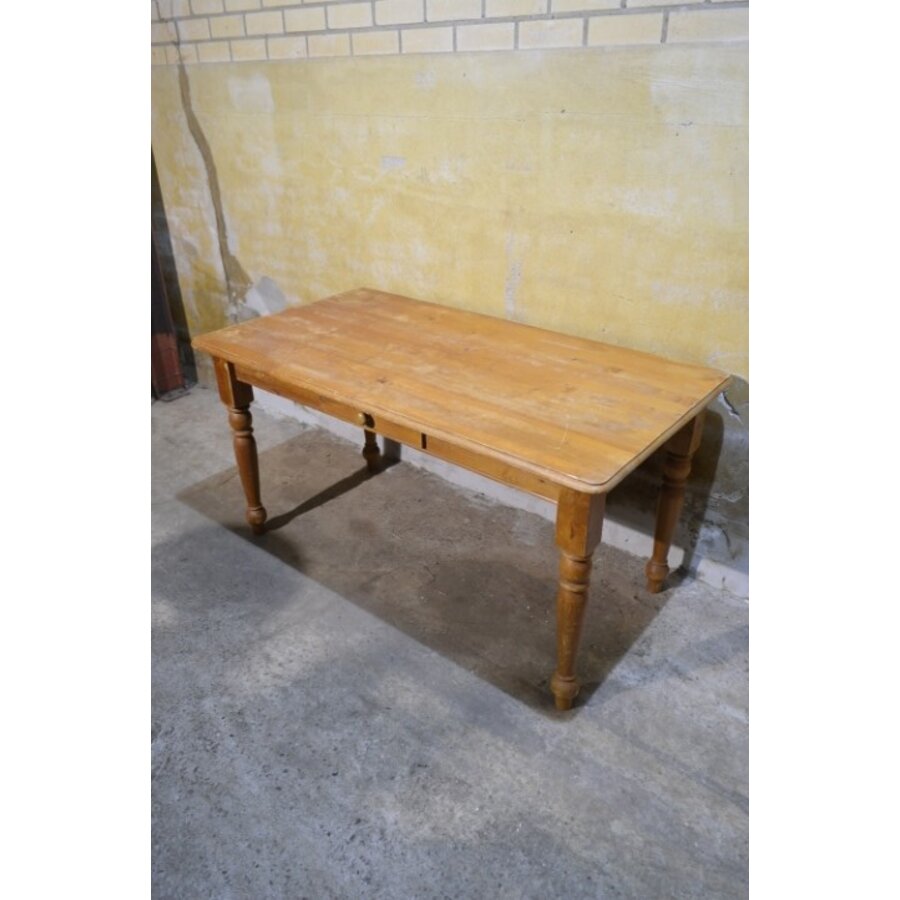 Geleefde massief grenen eettafel met lade, late jaren 60 / begin 70-1