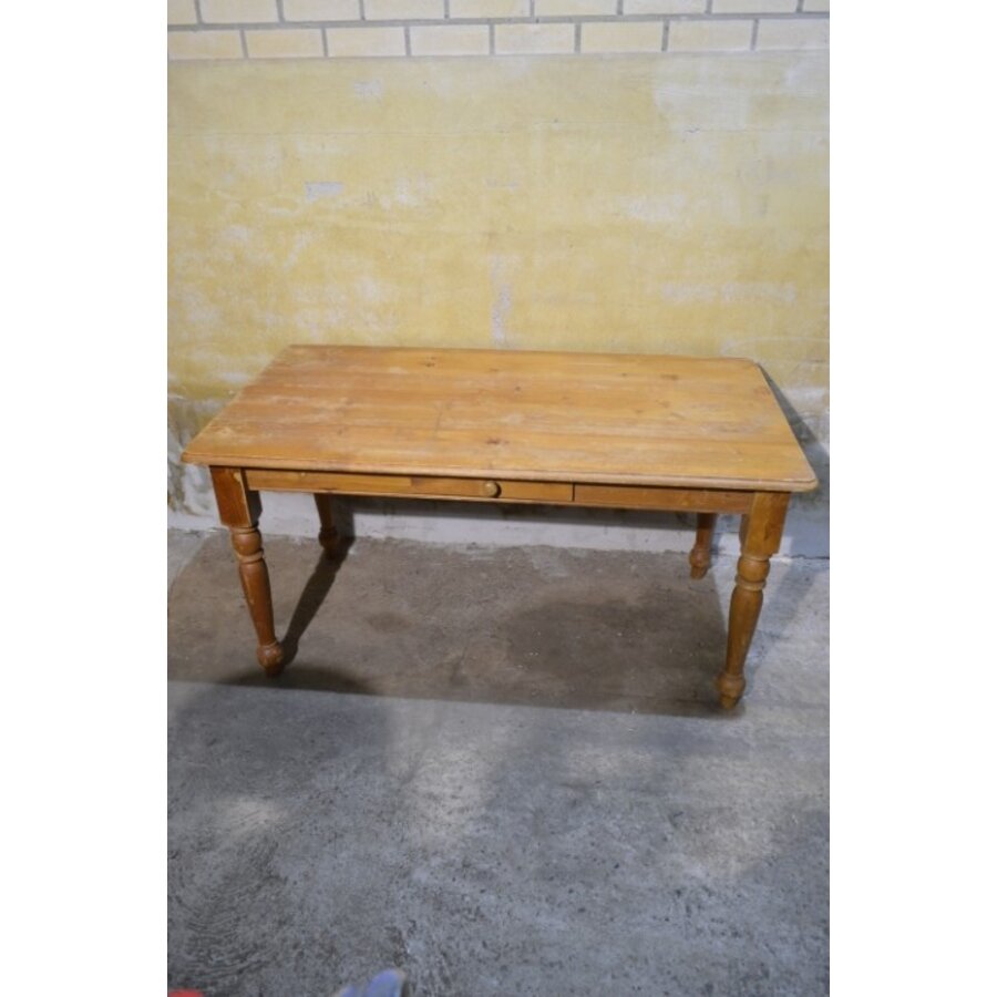 Geleefde massief grenen eettafel met lade, late jaren 60 / begin 70-2