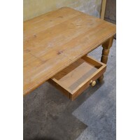 thumb-Geleefde massief grenen eettafel met lade, late jaren 60 / begin 70-4