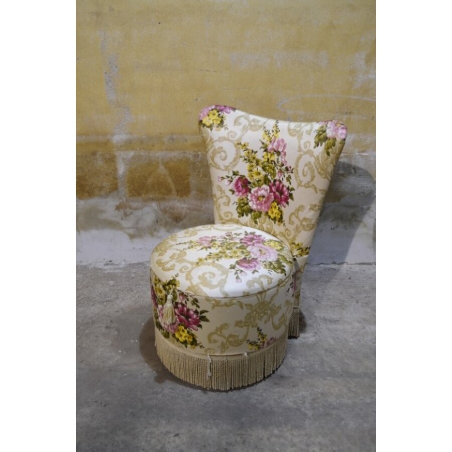 Vintage cocktail en naaikist stoeltje met satijnen bekleding, jaren 50-1