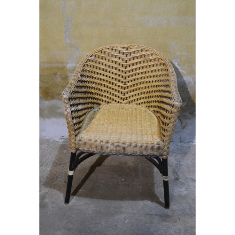 Tweedehands Taveerne rotan armstoel 2-kleurig met metalen onderstel-2