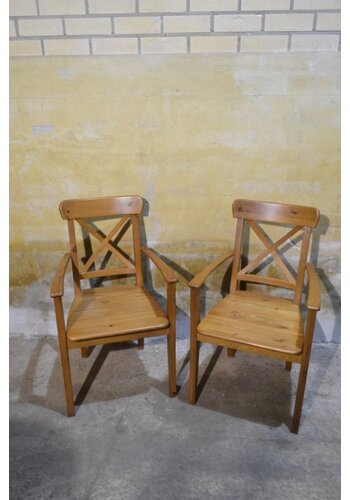 Grenenhouten armstoelen set van 2 