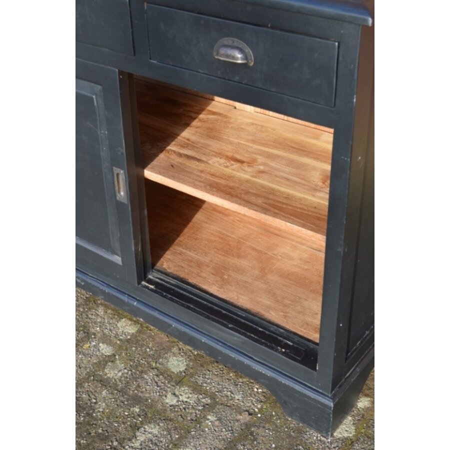 Vintage dressoir van massief teakhout zwart geschilderd met schuifdeuren-8