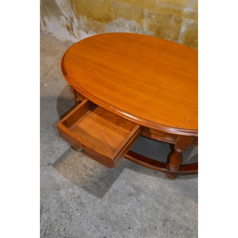 Klassieke grote ovale salontafel van mahonie-4