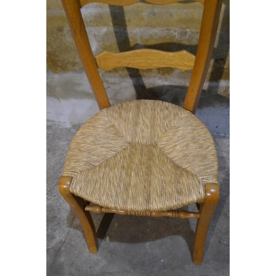 Hollands eikenhouten stoeltje uit de jaren 50 met biezen zitting-5