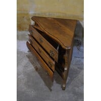 thumb-Barok hoek buikkastje met drie lades en messing grepen-5